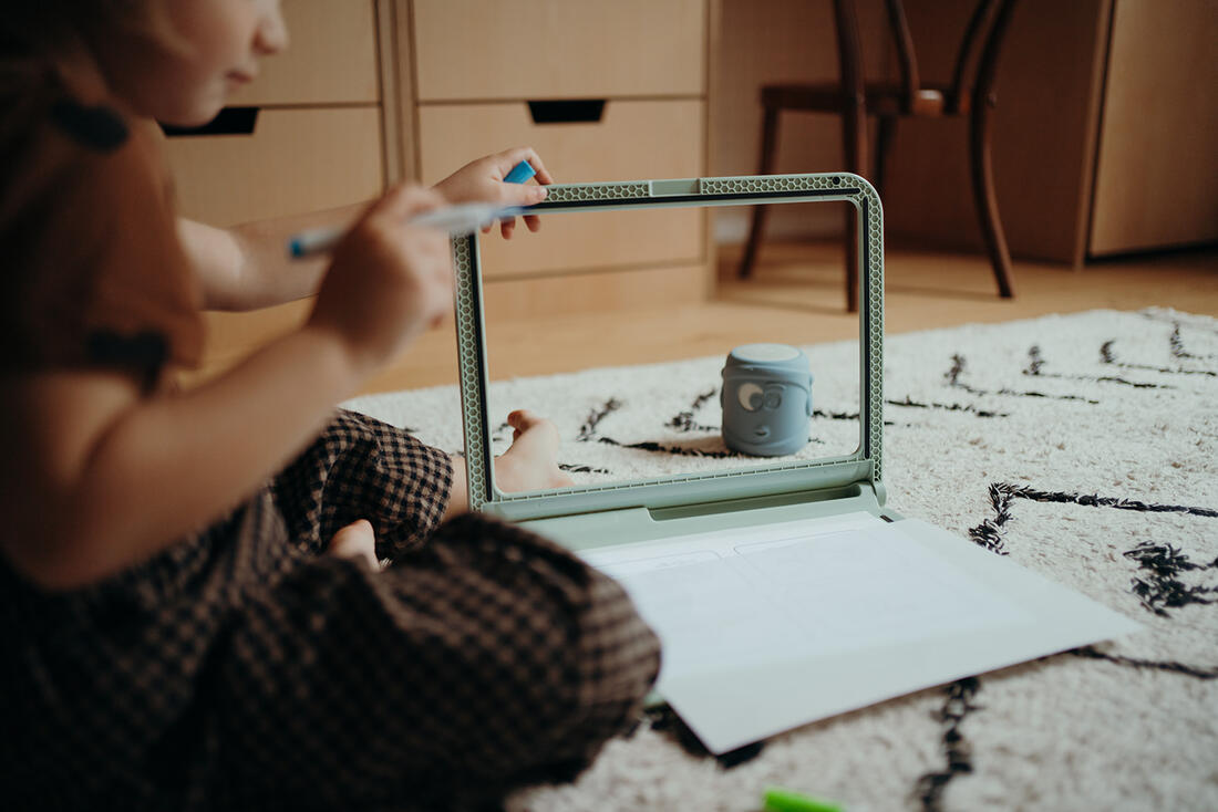 Kidydraw-pro A4 tekentablet met licht 2in1 groen Kidydraw-pro A4 tekentablet met licht 2in1 groen