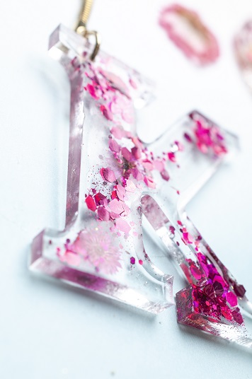 Knutselidee: uv resin (love)letters