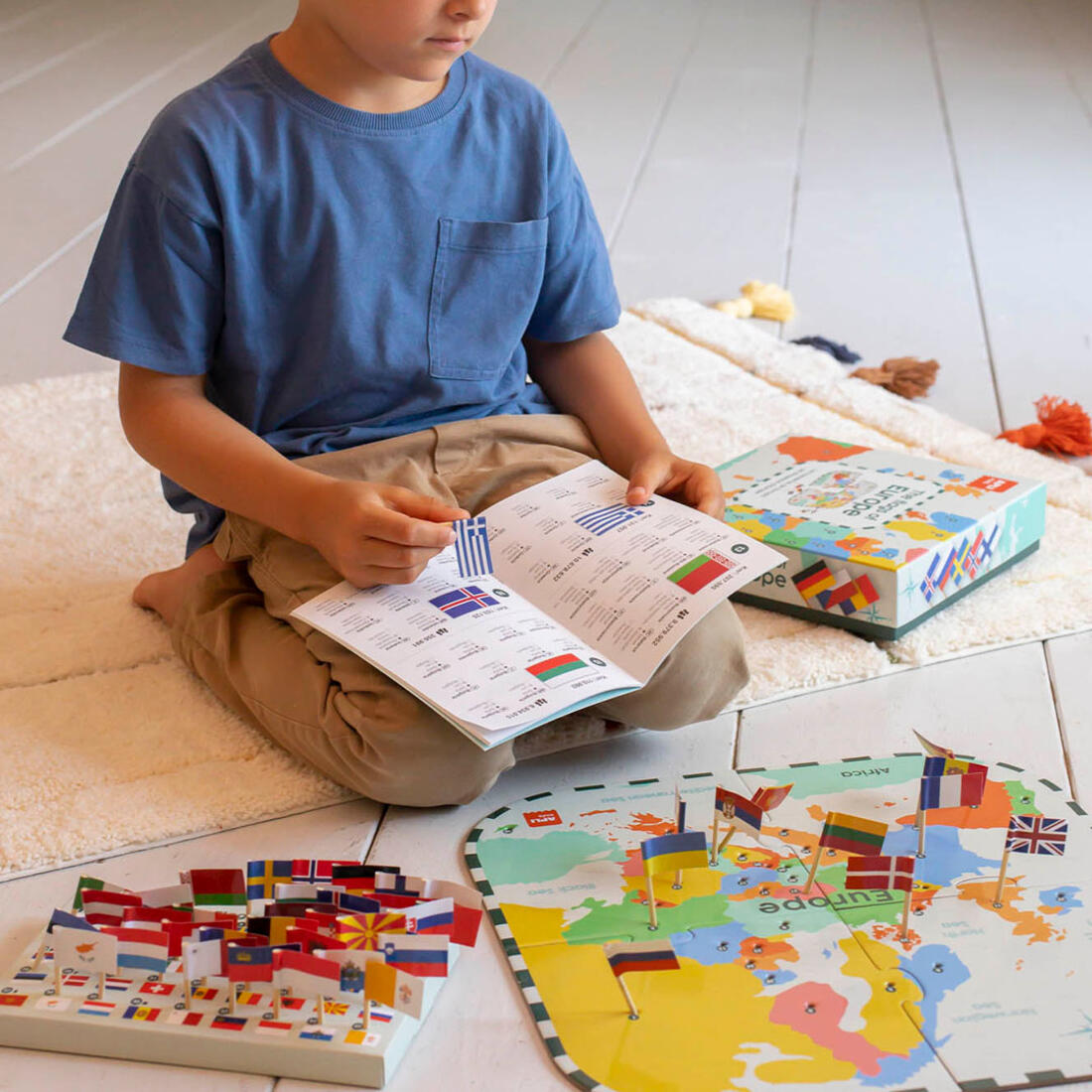 Educatief puzzelspel de vlaggen van Europa 5+ Educatief puzzelspel de vlaggen van Europa 5+