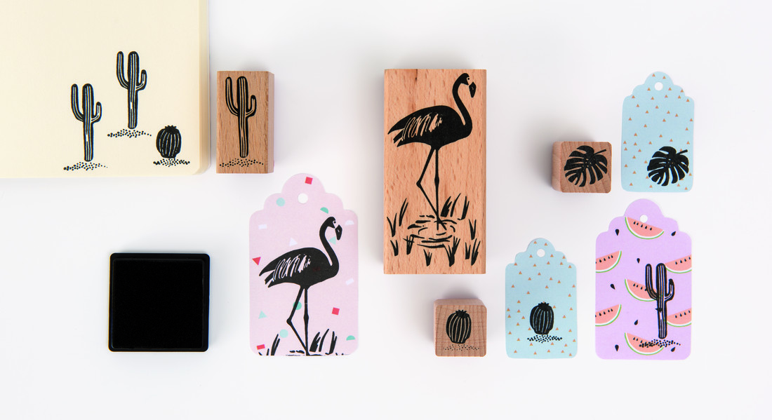 Rico Tropical Stempelset 4 stuks + stempelkussen flamingo Rico Tropical Stempelset 4 stuks + stempelkussen flamingo