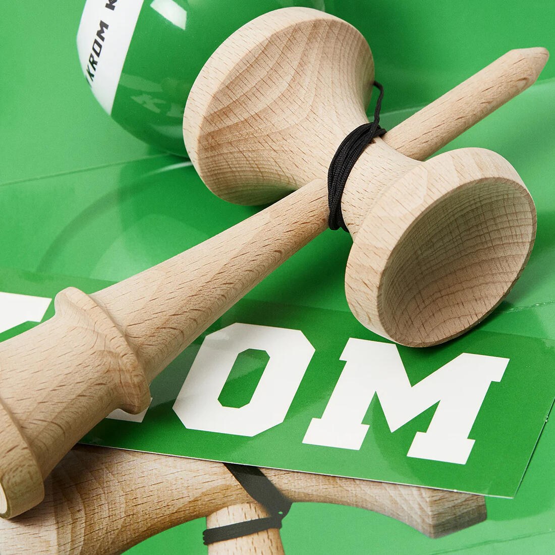 Kendama Krom POP LOL donkergroen Kendama Krom POP LOL donkergroen
