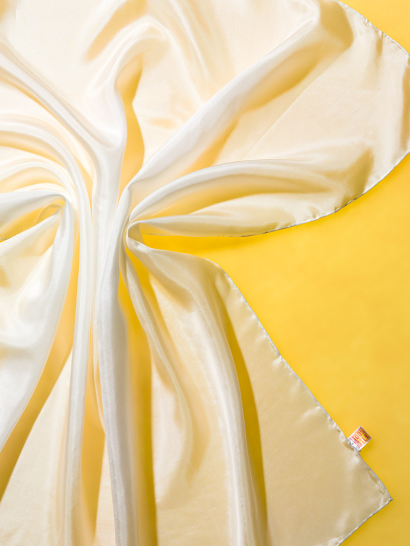 Zijden sjaal 90 x 90 cm ponge nr 8 Zijden sjaal 90 x 90 cm ponge nr 8