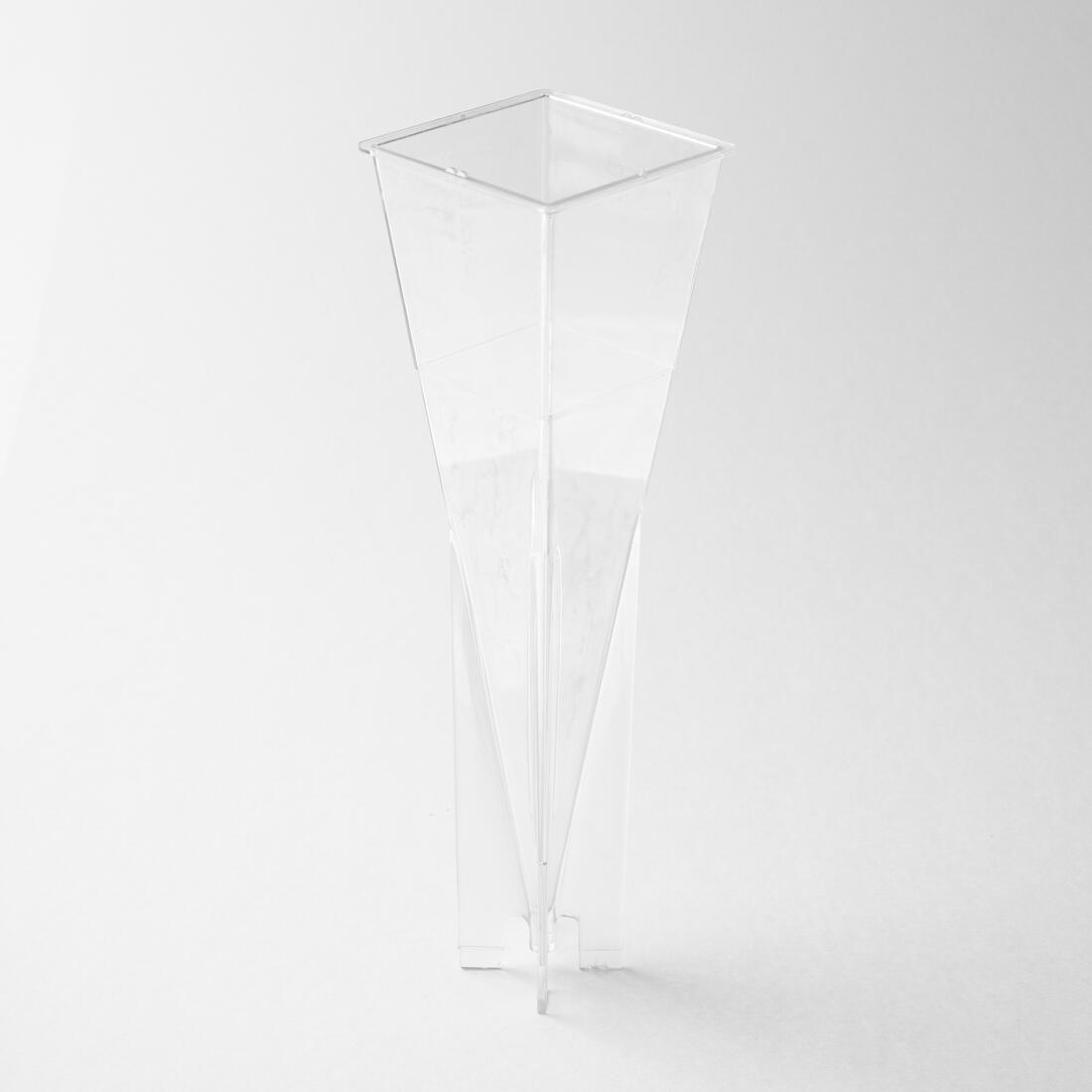 Kaarsvorm 4-hoekige piramide 6 x 22,8 cm