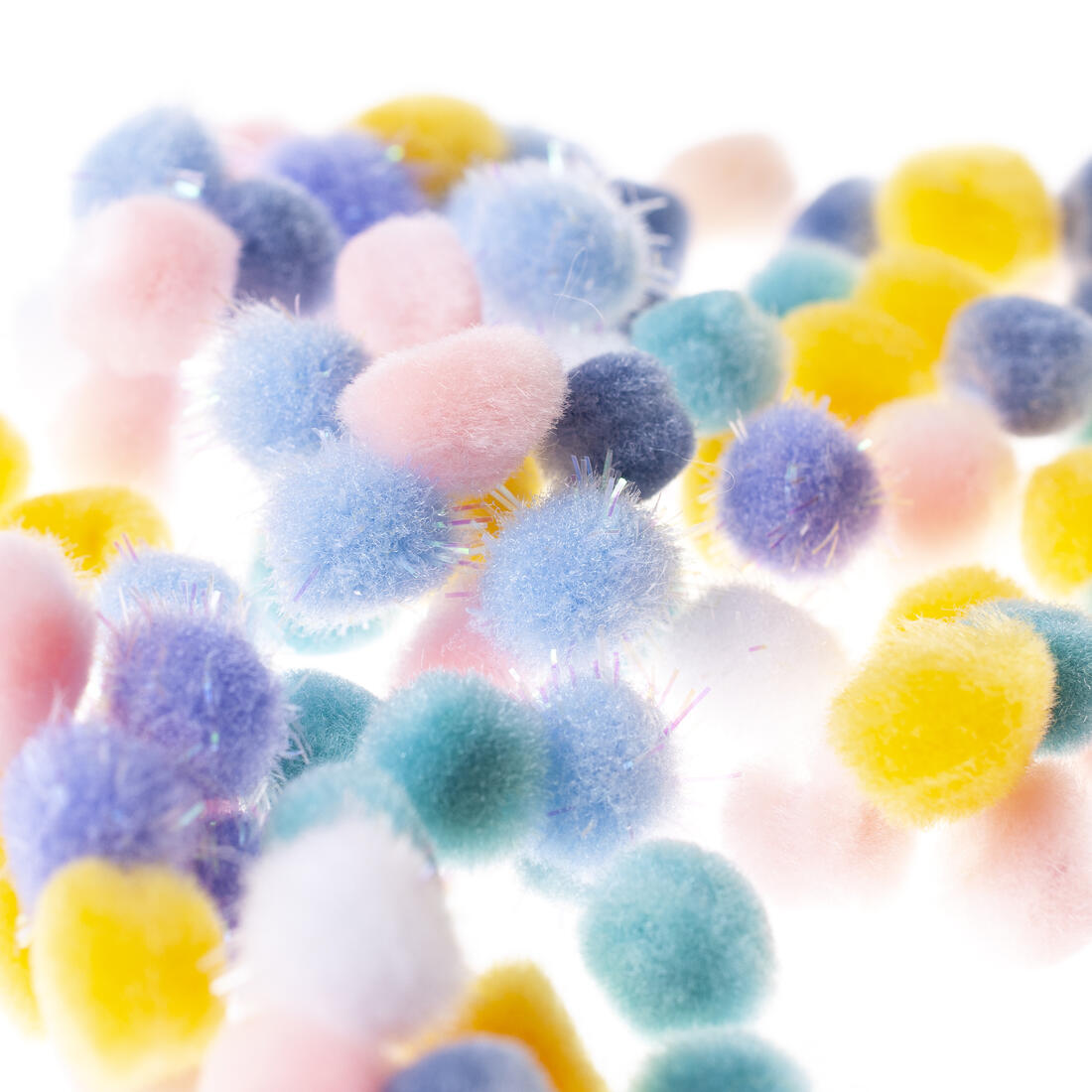 Pompon 10 mm 96 stuks pastel mix Pompon 10 mm 96 stuks pastel mix