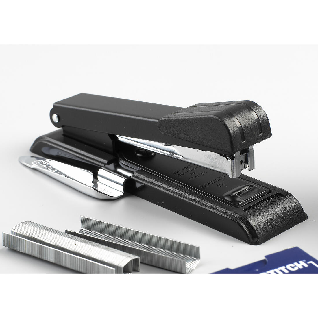 Bostitch nietmachine met ontnieter Bostitch nietmachine met ontnieter